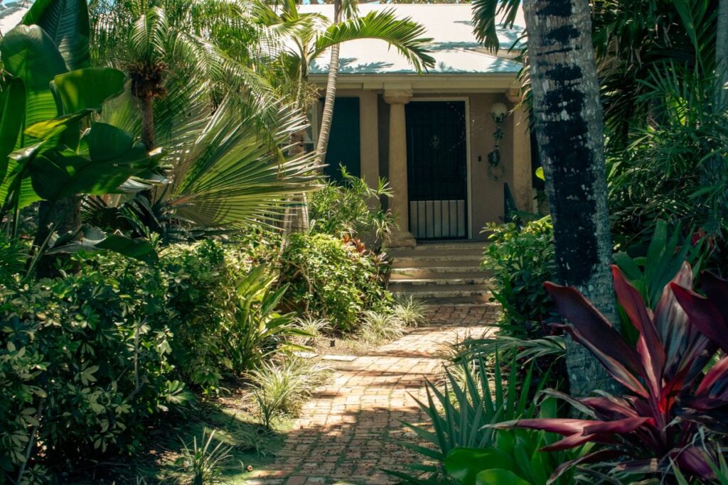 inspirasi desain taman depan rumah