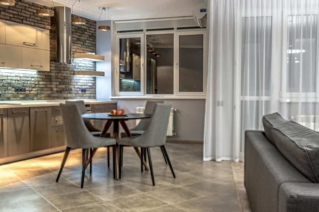 cara agar rumah tidak panas dengan tirai transparan