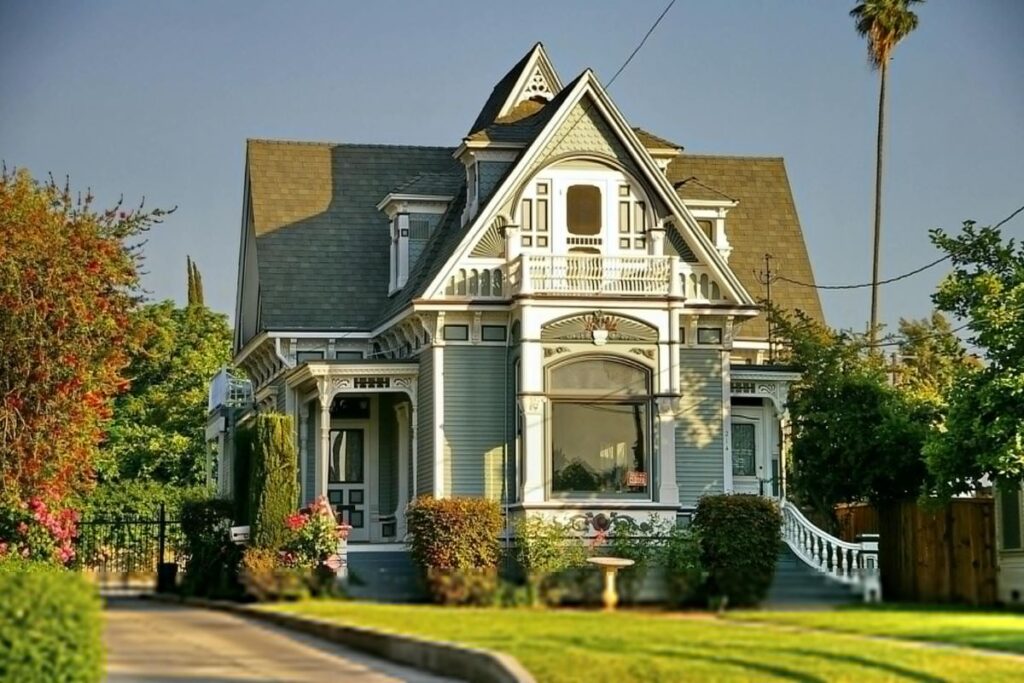 inspirasi desain rumah klasik Eropa khas Victoria