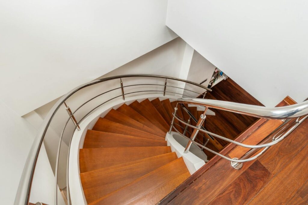 jenis tangga rumah spiral
