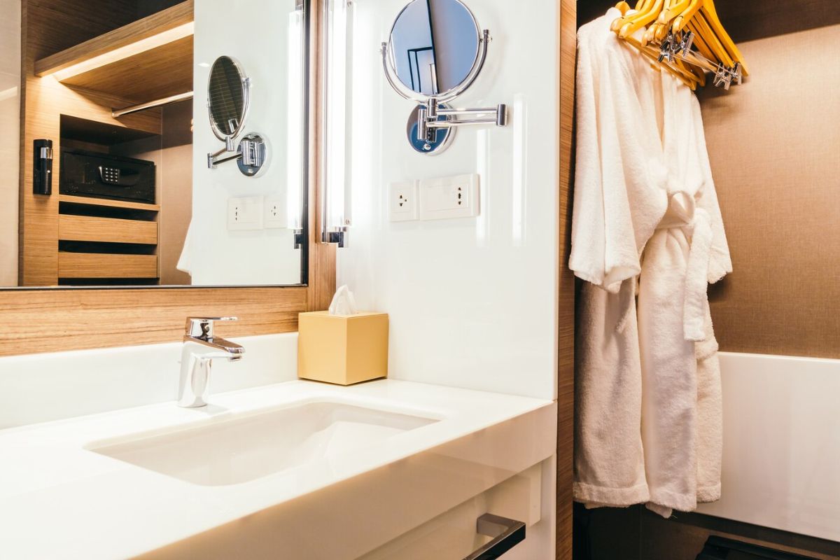 Kamar Mandi dalam Kamar Tidur