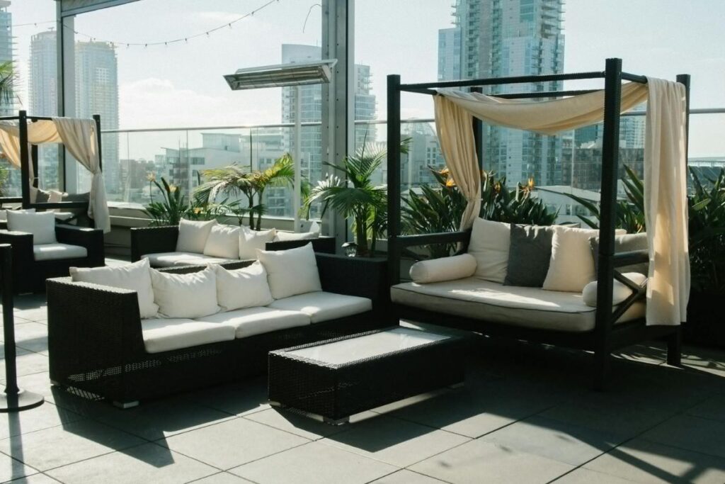 inspirasi desain rumah modern minimalis dengan rooftop